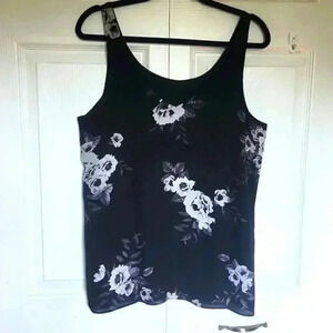 Pennington's Women's Plus Size Floral  Vneck Sleeveless Blouse - Size 1-2x